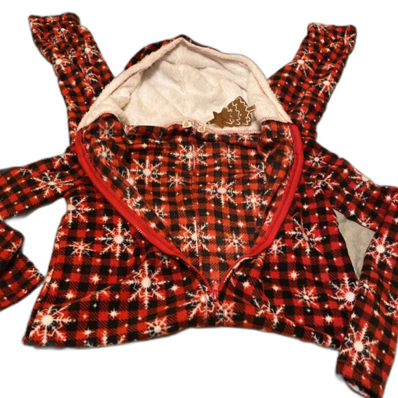 POOF Brand Women’s Onesie Fleece Red Black Plaid Snowflakes Size Small Pajamas - Picture 4 of 9
